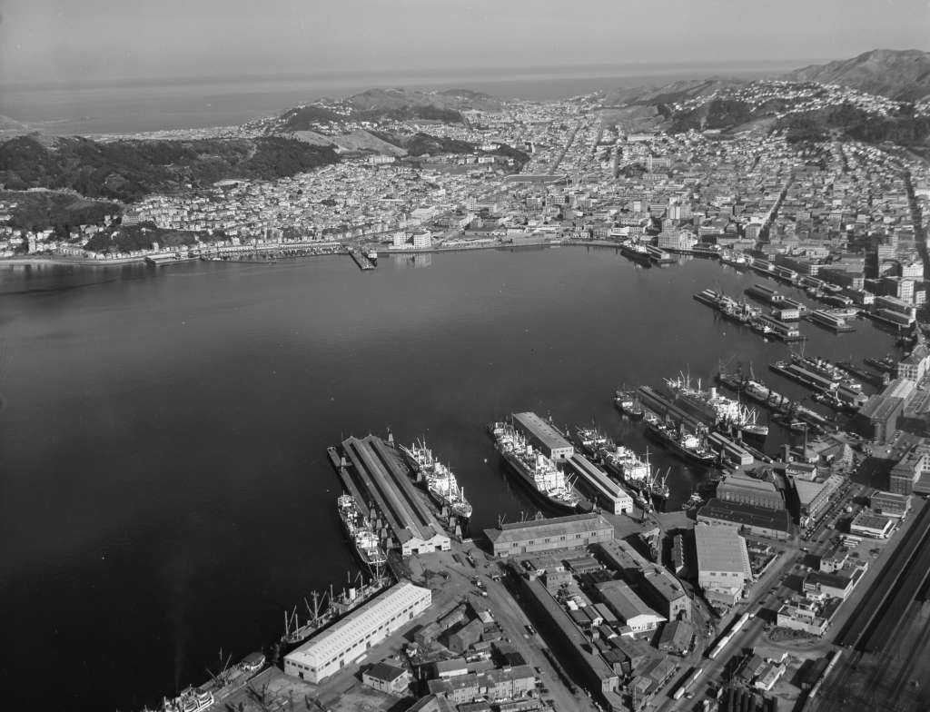 Wellington. Whites Aviation Ltd: Photographs. Ref: WA-33010-F. Alexander Turnbull Library, Wellington, New Zealand.